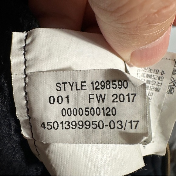 Under Armour size small black/gray zip up jacket, logo on placket, loose fit - Picture 12 of 12